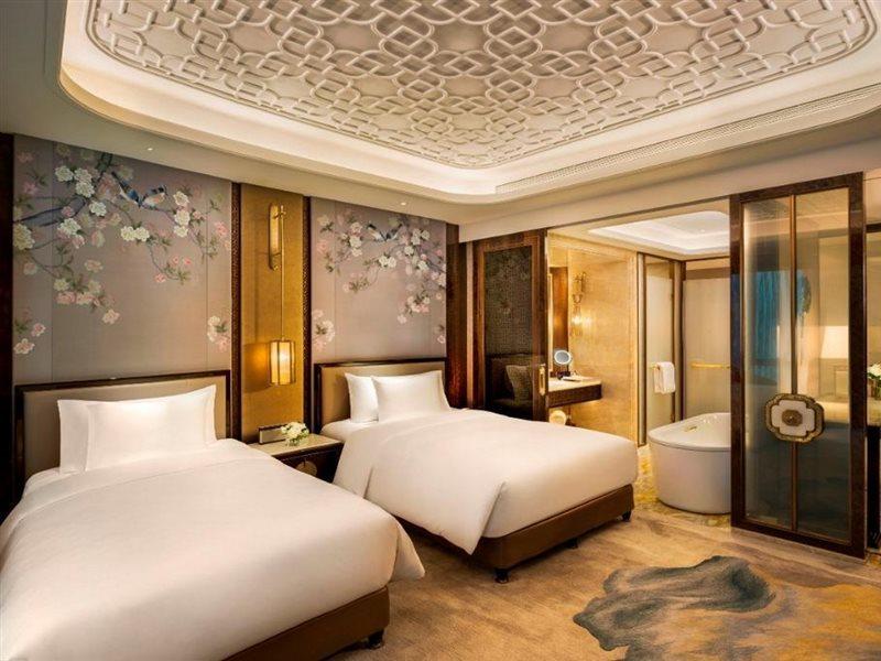 Wanda Reign Chengdu Hotel Bagian luar foto