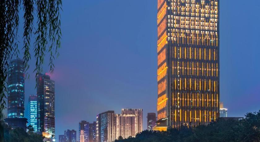 Wanda Reign Chengdu Hotel Bagian luar foto