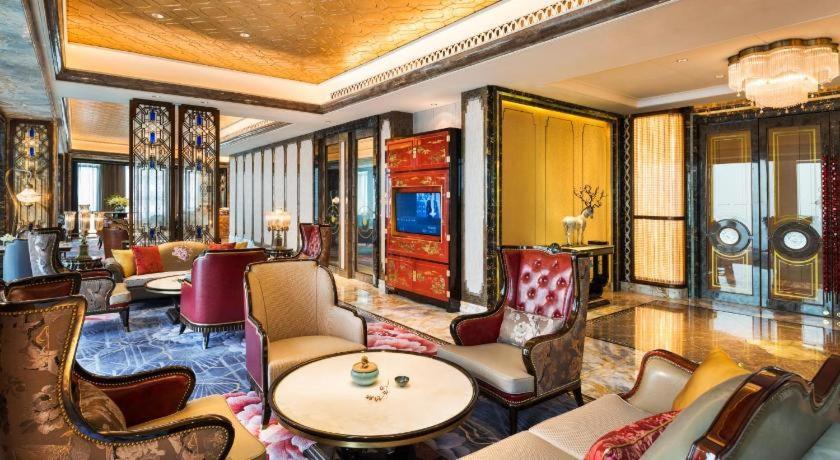 Wanda Reign Chengdu Hotel Bagian luar foto