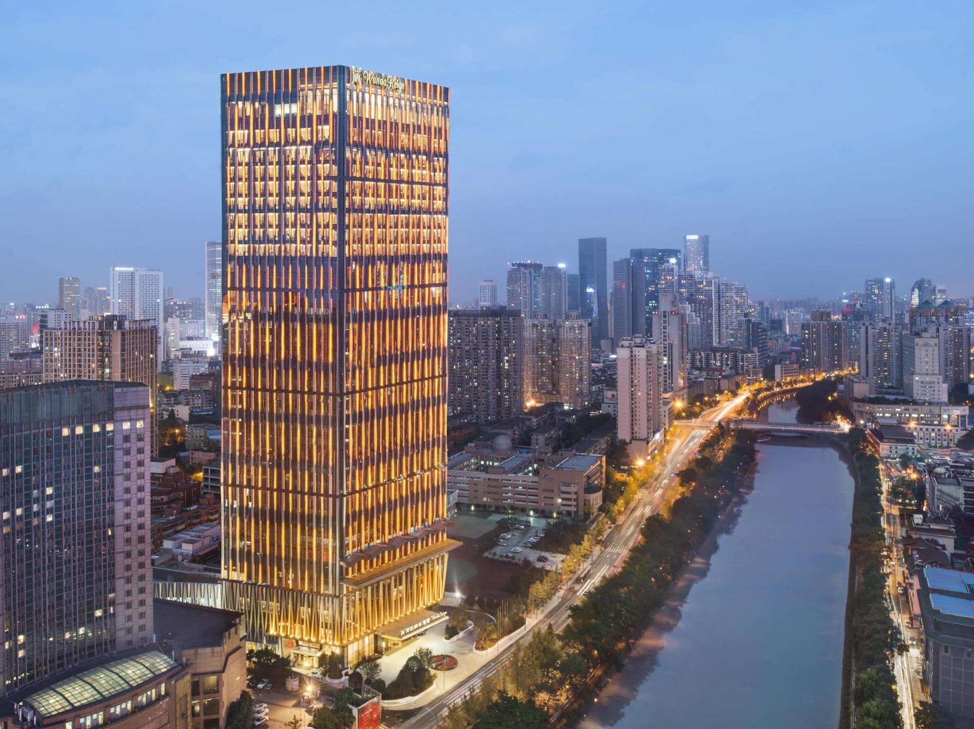 Wanda Reign Chengdu Hotel Bagian luar foto