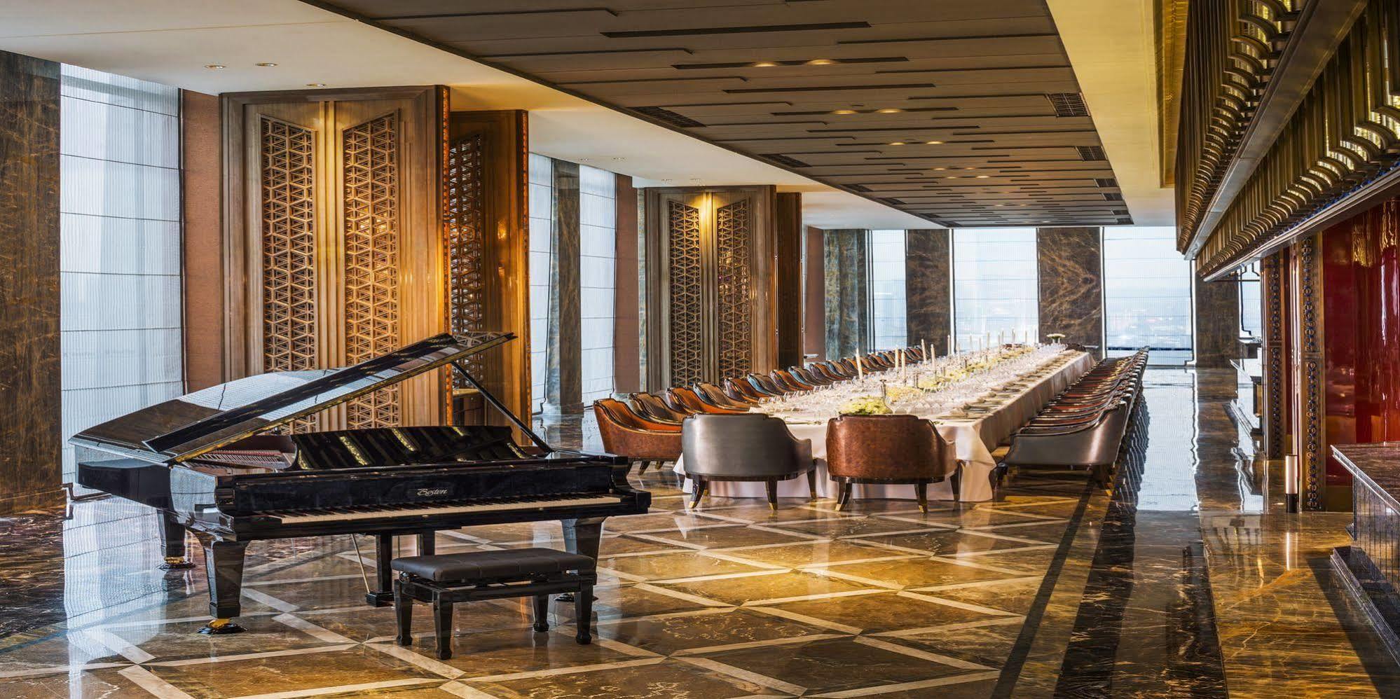 Wanda Reign Chengdu Hotel Bagian luar foto