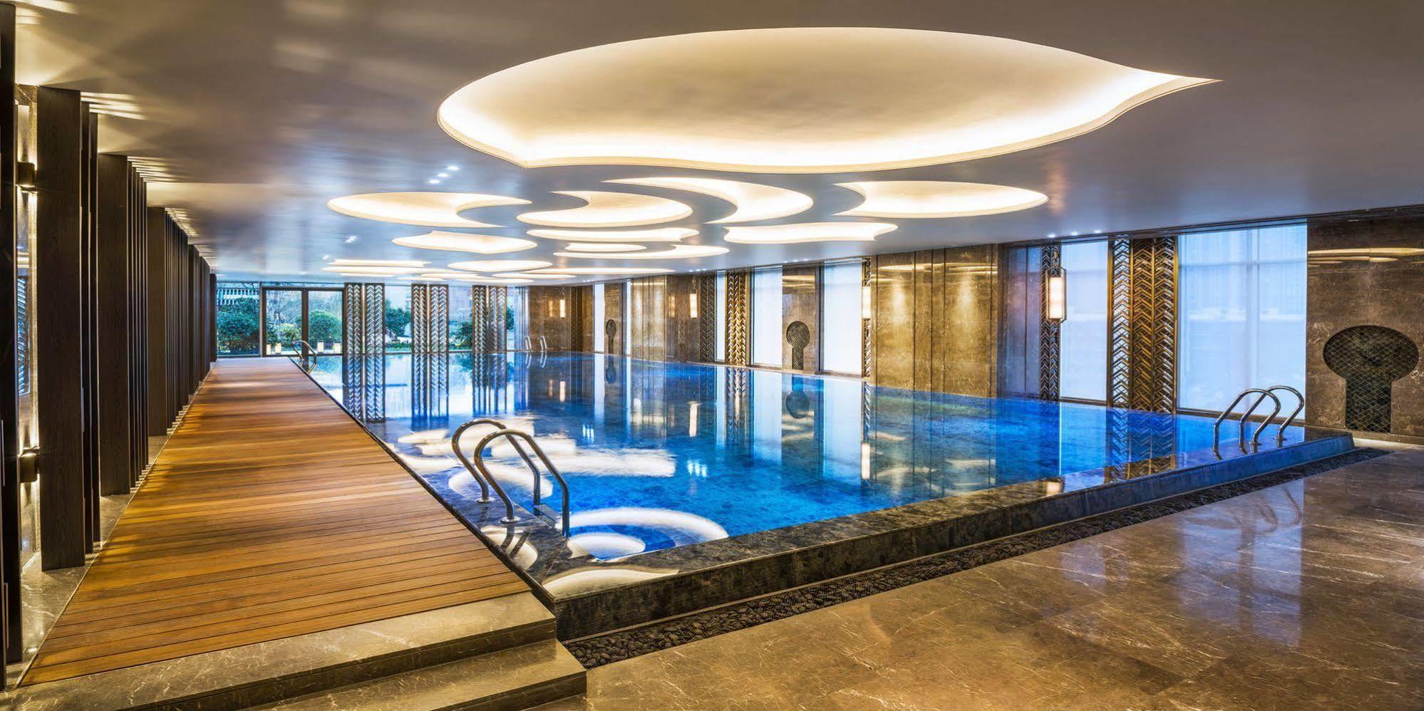 Wanda Reign Chengdu Hotel Bagian luar foto