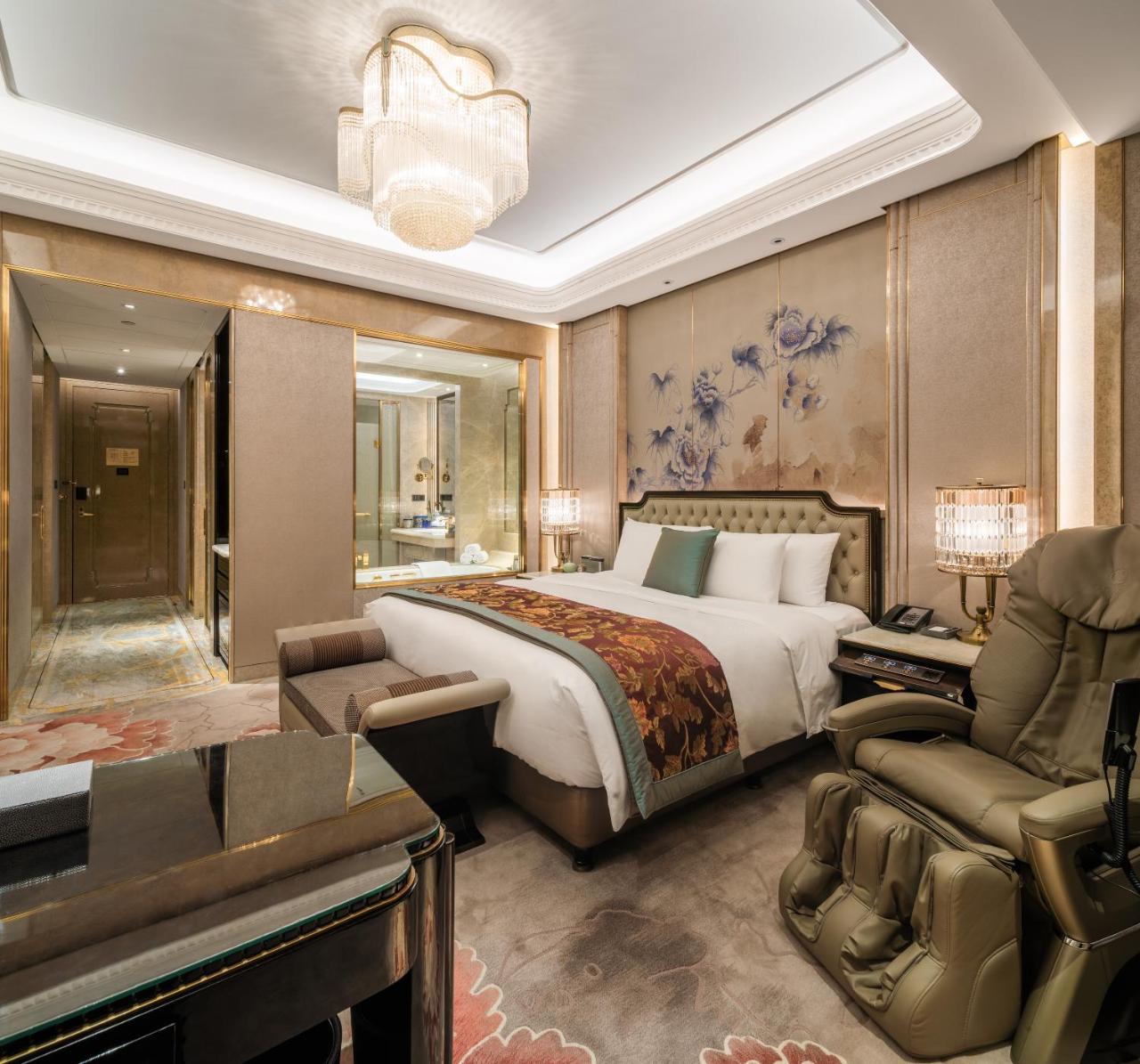 Wanda Reign Chengdu Hotel Bagian luar foto