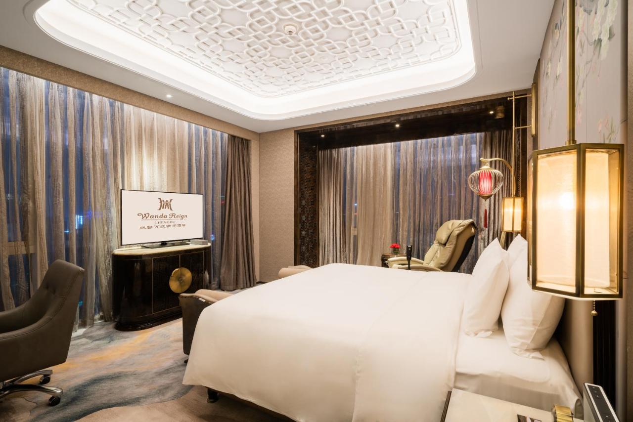 Wanda Reign Chengdu Hotel Bagian luar foto